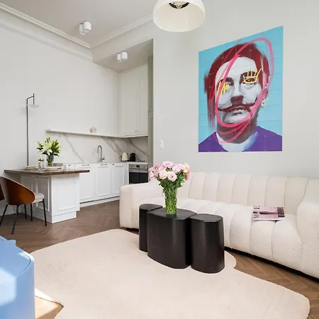 Daire La Perle French-style In The Heart Of Warsaw, Wine & Breakfast & Premium Service Varşova