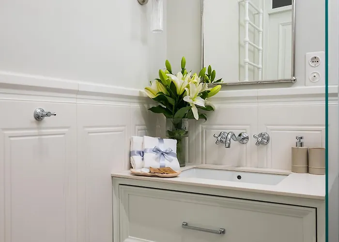 La Perle French-style In The Heart Of Warsaw, Wine & Breakfast & Premium Service Apartment *